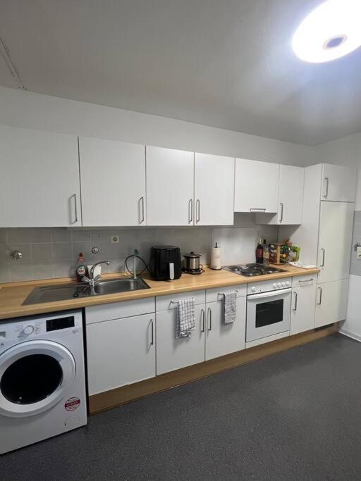 Modernes Apartment Mit 75Qm Mit Balkon & Aussicht Aachen Bagian luar foto